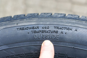 Tyre tread label