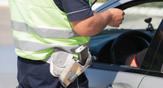 car pullover policeman